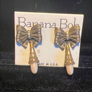Banana Bob Bow Earrings with Pearl Drop
